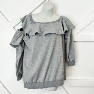 Entro Women's Cold Shoulder Gray Ruffled Sweatshirt Sz Small